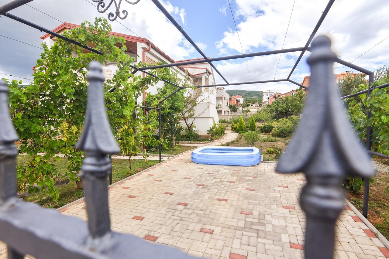 Apartment Larisa Gornji Karin Dış mekan fotoğraf