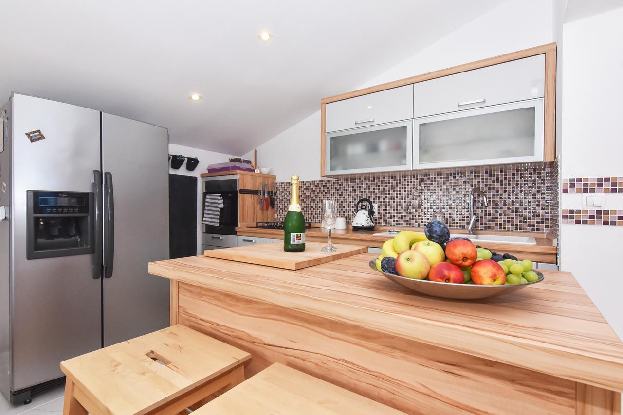 Apartment Larisa Gornji Karin Dış mekan fotoğraf